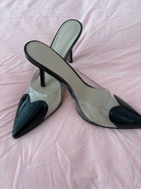 Lana Wilkinson leather heart toed shoes. 38